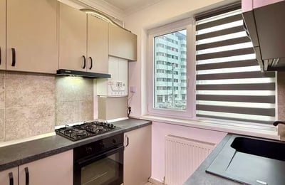 Long-Term Rent of 1-Bedroom Apartment with Balcony in Militari Residence, Bucharest