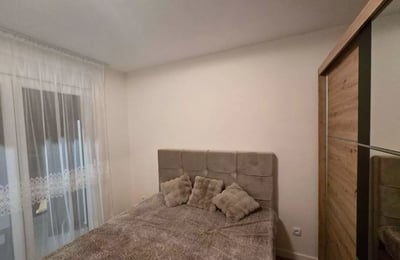 Alquiler a largo plazo de un apartamento nuevo de 3 habitaciones con balcón en Belgrado, Zvezdara