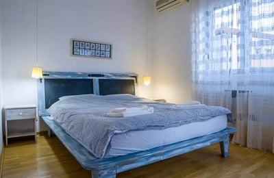 Long-term rental of a cozy 2-bedroom apartment in Vračar, Belgrade