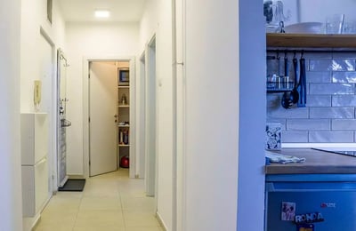 Long-term rental of a cozy 2-bedroom apartment in Vračar, Belgrade