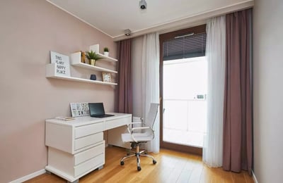 Long-term rental spacious 3-room apartment with balcony in Wola, Warsaw