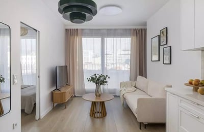 Long-term rental of a 2-room apartment, 39 m², Kolejowa St., Wola, Warsaw