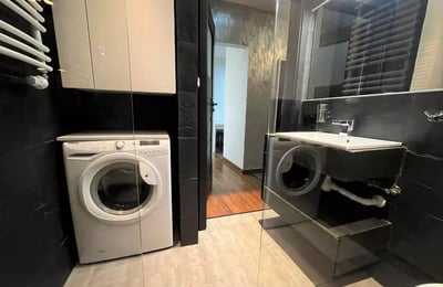 Alquiler a largo plazo: Apartamento de 2 habitaciones, al. Jana Pawła 2, distrito Czyżyny, Cracovia