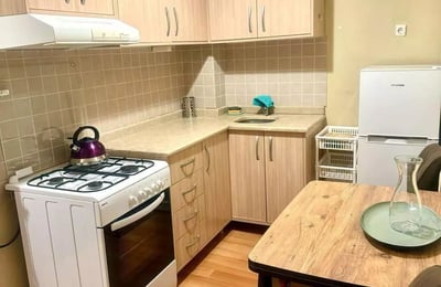 Alquiler a Largo Plazo: Apartamento 1+1, 40 m², Calle Gorgasali 33, Batumi