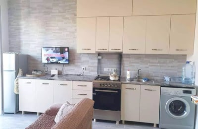 Alquiler a Largo Plazo: Apartamento 1+1, Calle Gudiashvili 14, Batumi