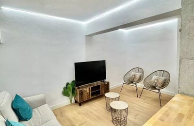 Long-term rental Alicante, San Juan: spacious 3-bedroom apartment with an office, newly renovated