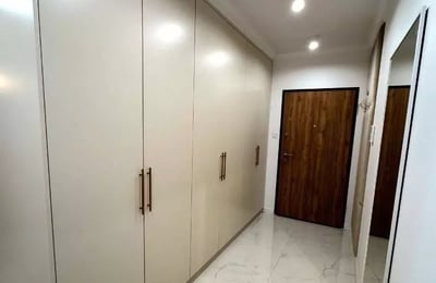 Alquiler a largo plazo, Varsovia, Calle Lazurowa, distrito Bemowo: apartamento de 2 habitaciones con balcón
