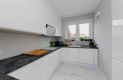 Alquiler a largo plazo, Varsovia, Wawer: casa de 147 m² con garaje y terraza