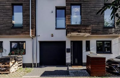Alquiler a largo plazo, Varsovia, Wawer: casa de 147 m² con garaje y terraza