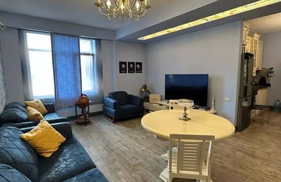 Alquiler a largo plazo, Batumi: apartamento 2+1, 85 m²