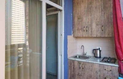 Alquiler de estudio a largo plazo en Batumi, calle Pirosmani 18C