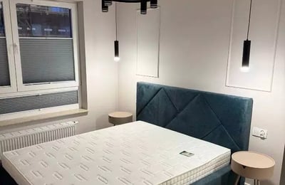 Alquiler a largo plazo, apartamento de 2 habitaciones, 44 m², Varsovia, distrito de Praga-Południe, calle Optyków