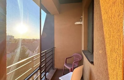 Alquiler a largo plazo: apartamento de una habitación con balcón, 3 piso, Dudu, Bucarest