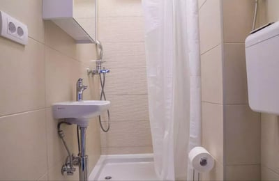 Long-term rental of a cozy two-bedroom apartment in the center of Vračar, Belgrade