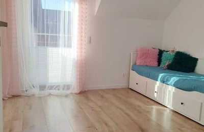 Alquiler a largo plazo de casa de 4 habitaciones en Cracovia, distrito Swoszowice