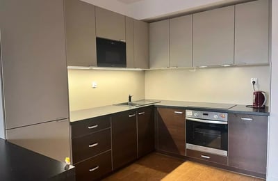 Alquiler a largo plazo de apartamento de 2 habitaciones en Cracovia, distrito Salwator, calle Senatorska