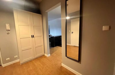 Alquiler a largo plazo de apartamento de 2 habitaciones en Cracovia, distrito Salwator, calle Senatorska