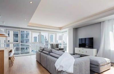 Long-term rental of a 3-rooms apartment 93 m2 in Warsaw, Wola district