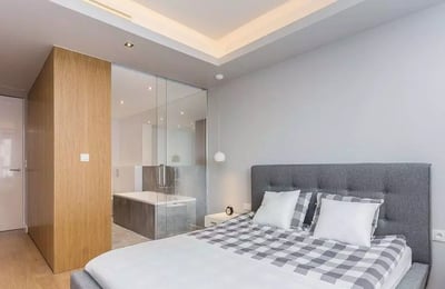 Long-term rental of a 3-rooms apartment 93 m2 in Warsaw, Wola district