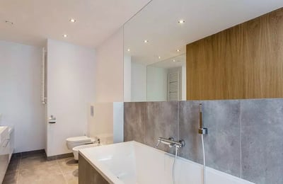 Long-term rental of a 3-rooms apartment 93 m2 in Warsaw, Wola district