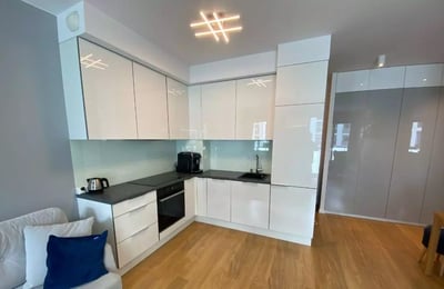 Alquiler a largo plazo de apartamento de 2 habitaciones en Varsovia, distrito Wola, Polonia