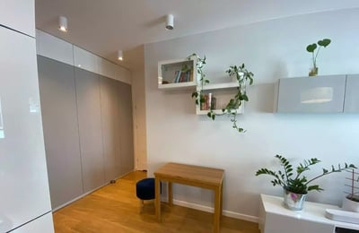 Alquiler a largo plazo de apartamento de 2 habitaciones en Varsovia, distrito Wola, Polonia