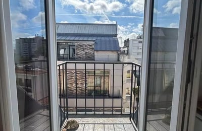 Alquiler a largo plazo de estudio con balcón en París, Francia