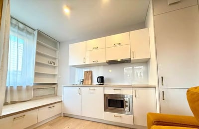 Alquiler a largo plazo de apartamento de 2 habitaciones en Cracovia, distrito Ruczaj, Polonia