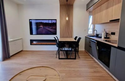 Long-term rental of a 3-room apartment in Senjak district, Belgrade, Serbia