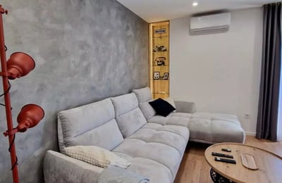 Long-term rental of a 3-room apartment in Senjak district, Belgrade, Serbia