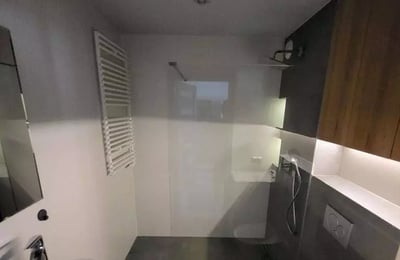 Long-term rental elegant apartment in a prime district, Kraków, Poland