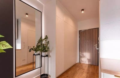 Alquiler a largo plazo moderno apartamento de 2 habitaciones en Wola, Varsovia