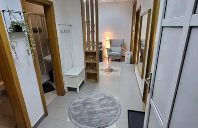 Alquiler a largo plazo Apartamento de dos habitaciones en Belgrado frente al Waterfront y al centro comercial Galleria