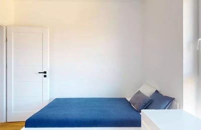 Long-term rental 4-room apartment near park and shops, Dębniki district, Kraków