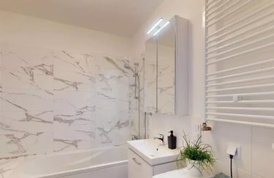 Long-term rental 4-room apartment near park and shops, Dębniki district, Kraków