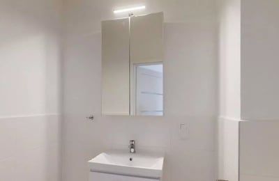 Long-term rental 4-room apartment near park and shops, Dębniki district, Kraków