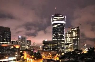 Long-term rental of a modern 3-room apartment in Wola (Warsaw) with a balcony and underground parking