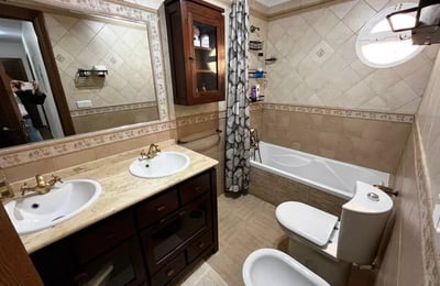 Long-term rental 3-bedroom apartment in Punta Prima, Alicante, Spain