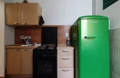 Alquiler a largo plazo piso de 3 habitaciones en el centro Belgrado, Serbia