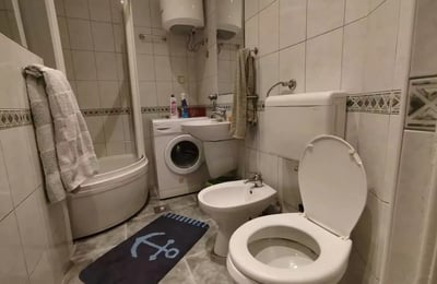 Alquiler a largo plazo piso de 3 habitaciones en el centro Belgrado, Serbia