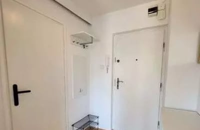 Долгосрочная аренда уютной кавалерки с балконом в центре Варшавы