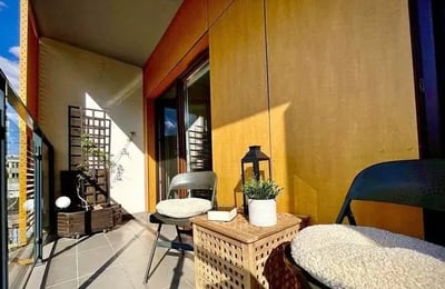 Long-term rental — Spacious 3-room apartment with a balcony, Praga-Południe, Warsaw
