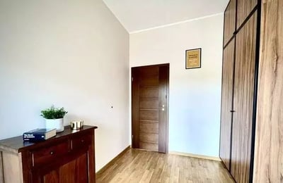 Long-term rental — Spacious 3-room apartment with a balcony, Praga-Południe, Warsaw