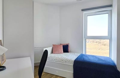 Long-term rental of a 4-room apartment near the park, Krakow