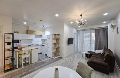 Long-term rental 3-room apartment in Old Town, Batumi