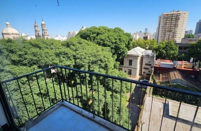 Long-term rent 3-room apartment with a balcony in San Telmo, Buenos Aires