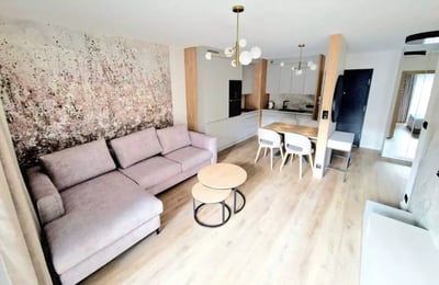 Долгосрочная аренда стильной 2к квартиры 44 m² с балконом и паркингом во Вроцлаве