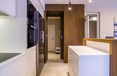 Long-term rental of a 4-room apartment near Tašmajdan Park, city center, Belgrade, Serbia