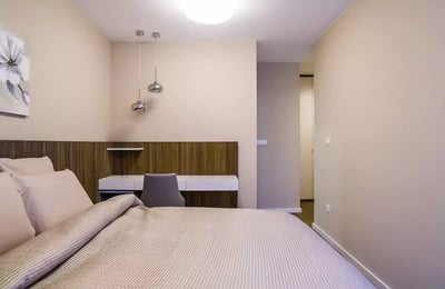 Long-term rental of a 4-room apartment near Tašmajdan Park, city center, Belgrade, Serbia