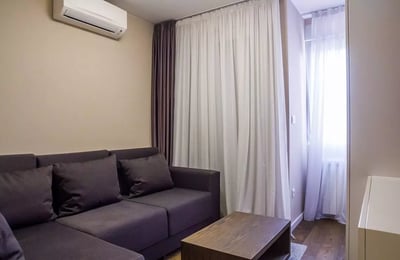 Long-term rental of a 4-room apartment near Tašmajdan Park, city center, Belgrade, Serbia
